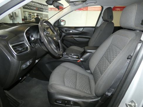 Used 2020 Chevrolet Equinox LT w/ Driver Convenience Package FWD image 10