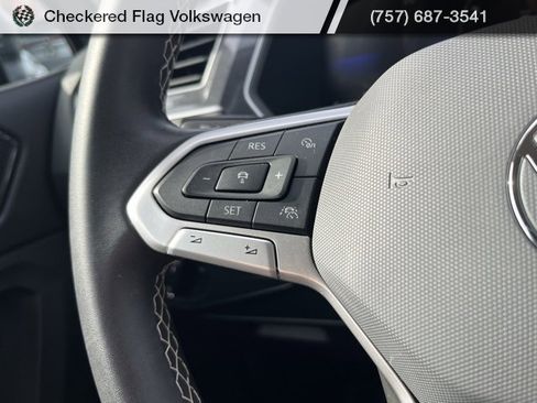 Used 2024 Volkswagen Tiguan SE image 35