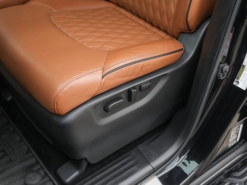 Used 2024 INFINITI QX80 Sensory w/ Cargo Package image 11