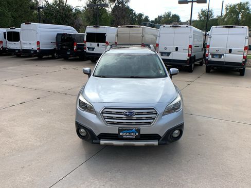 Used 2016 Subaru Outback 2.5i Limited AWD/4WD image 8