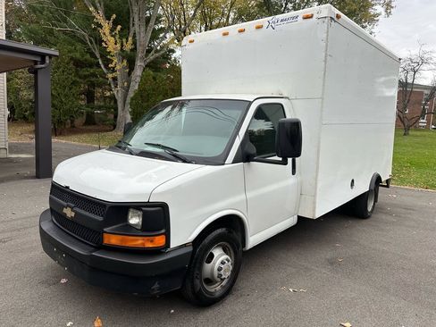 Used 2017 Chevrolet Express 3500 RWD image 1