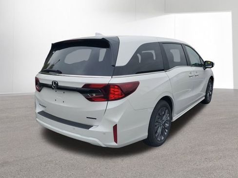 New 2026 Honda Odyssey Touring image 13