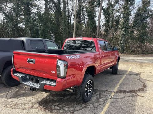 Used 2023 Toyota Tacoma TRD Sport w/ TRD Premium Sport Package image 5