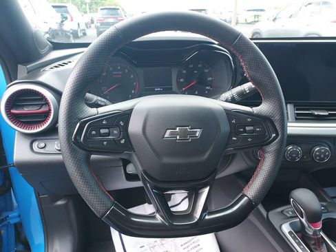 Used 2024 Chevrolet Trax RS w/ Driver Confidence Package FWD image 14