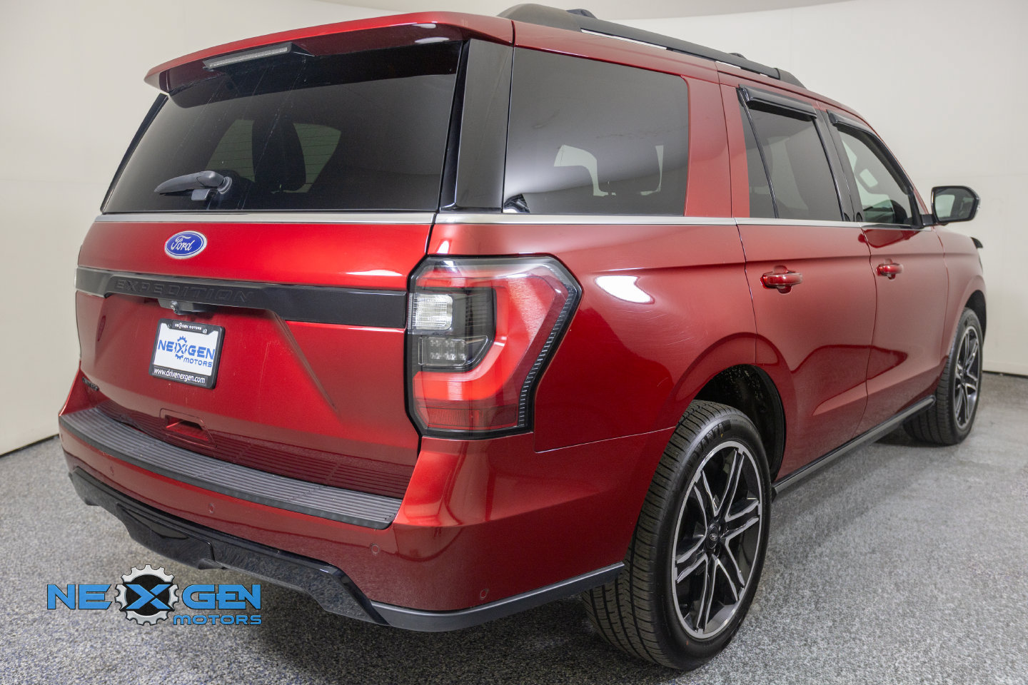 Used 2019 Ford Expedition Limited w/ Equipment Group 303A AWD/4WD image 41