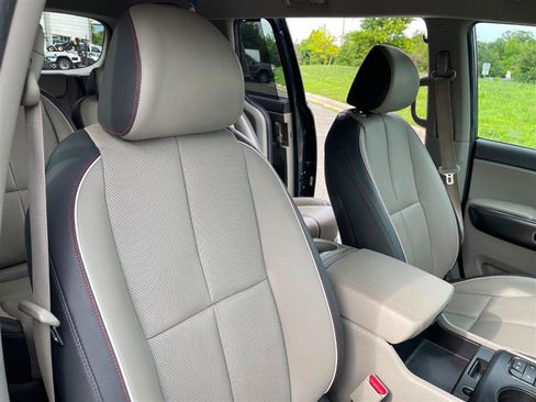 Used 2017 Kia Sedona LX w/ LX Essentials Premium Package FWD image 58