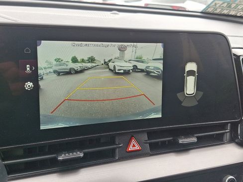 Used 2023 Kia Sportage EX image 18