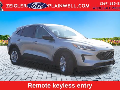 Used 2022 Ford Escape SE w/ Cold Weather Package image 7
