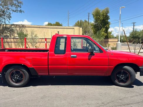 Used 1994 Toyota Pickup DX image 9