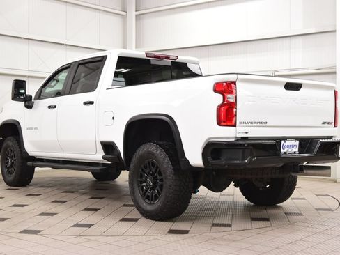 Used 2024 Chevrolet Silverado 2500 ZR2 w/ Technology Package AWD/4WD image 6