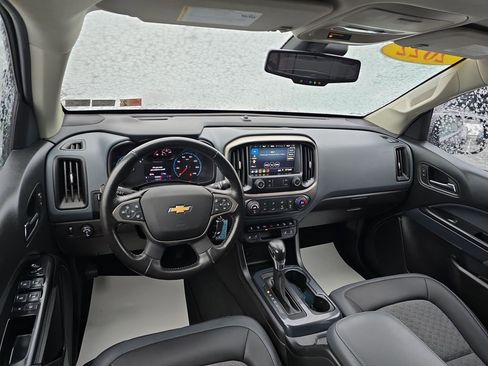Used 2022 Chevrolet Colorado Z71 w/ Safety Package image 11