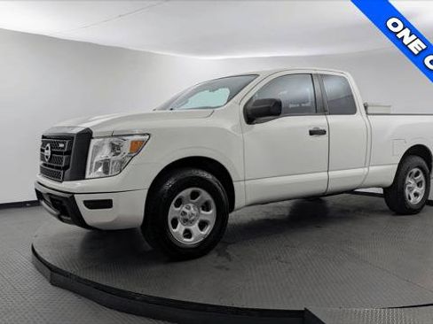 Used 2022 Nissan Titan S RWD image 2
