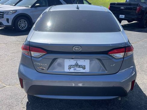 Used 2020 Toyota Corolla LE FWD image 4