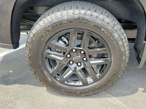 Used 2024 Chevrolet Silverado 1500 High Country w/ Midnight Edition AWD/4WD image 7