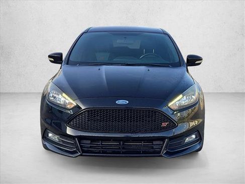 Used 2018 Ford Focus ST FWD image 2