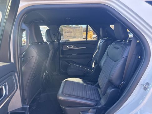 New 2026 Ford Explorer ST-Line w/ ST-Line Street Pack RWD image 12