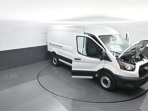 New 2026 Ford Transit 250 148 Medium Roof RWD image 31