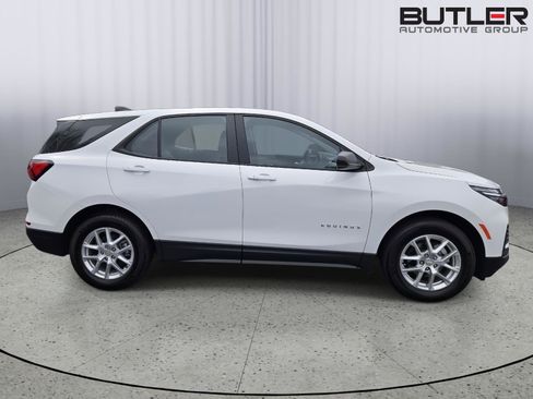 Used 2024 Chevrolet Equinox LS image 4
