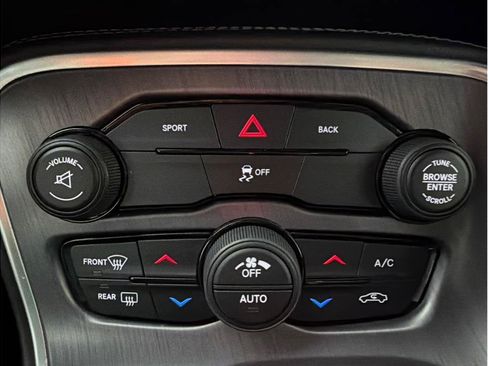 Used 2016 Dodge Challenger SXT RWD image 20