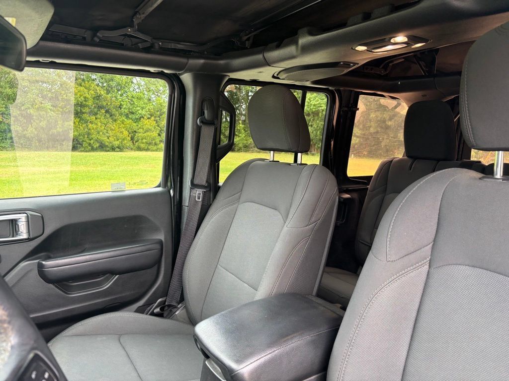 Used 2019 Jeep Wrangler Unlimited Sport S AWD/4WD image 13