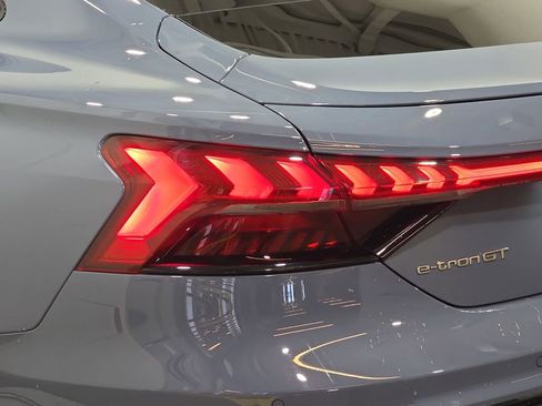 Used 2023 Audi e-tron GT Premium Plus AWD/4WD image 38