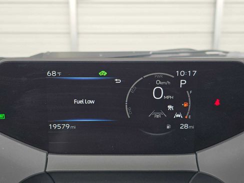 Used 2025 Toyota Prius XLE FWD image 25