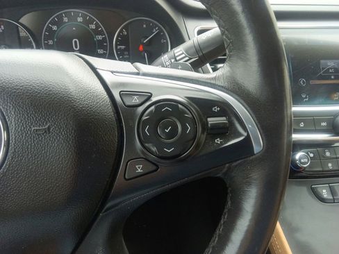 Used 2018 Buick LaCrosse Essence FWD image 22