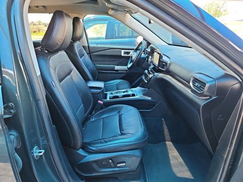 Used 2022 Ford Explorer Limited w/ Equipment Group 301A AWD/4WD image 22