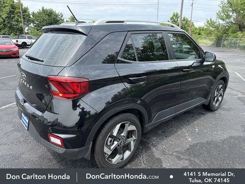 Used 2024 Hyundai Venue SEL FWD image 4