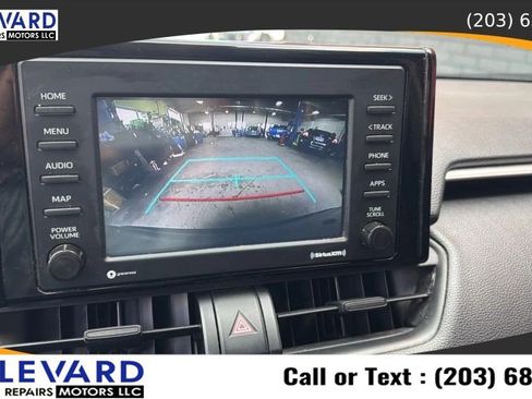 Used 2021 Toyota RAV4 XLE AWD/4WD image 11