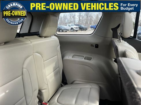 Used 2017 GMC Acadia Denali w/ Technology Package image 31