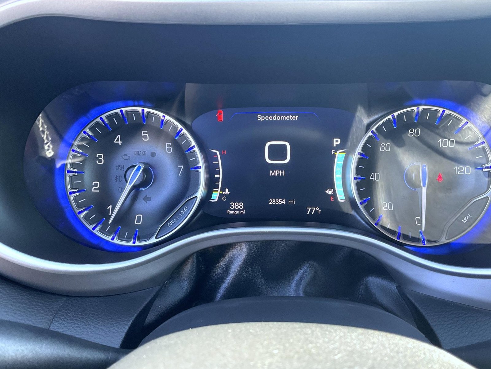 Used 2025 Chrysler Pacifica Select FWD image 12