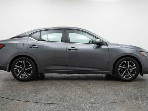 Used 2025 Nissan Sentra SV FWD image 11