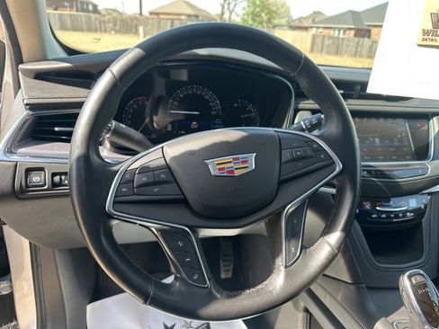 Used 2019 Cadillac XT5 Premium Luxury image 18