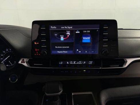 Used 2024 Toyota Sienna XLE FWD image 22