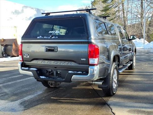 Used 2016 Toyota Tacoma SR5 w/ SR5 Appearance Package (SN) image 5