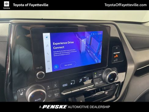 Used 2023 Toyota Highlander XLE image 29