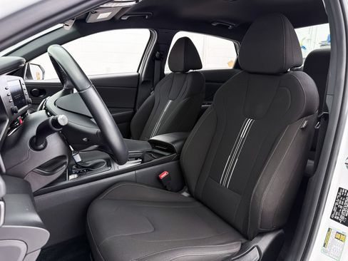 Used 2025 Hyundai Elantra Sport FWD image 16