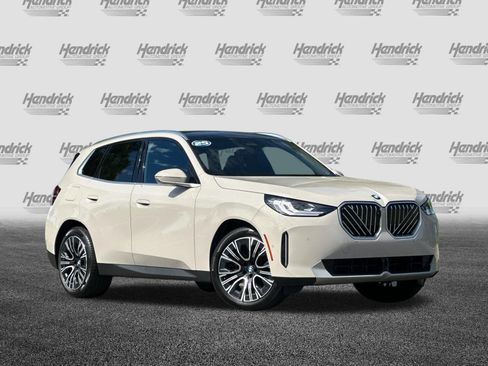 Used 2025 BMW X3 xDrive30i w/ Premium Package image 2