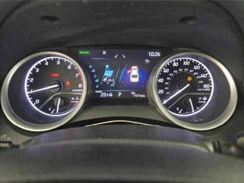 Used 2022 Toyota Camry XLE image 7