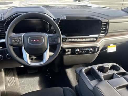 New 2026 GMC Sierra 1500 Elevation image 9
