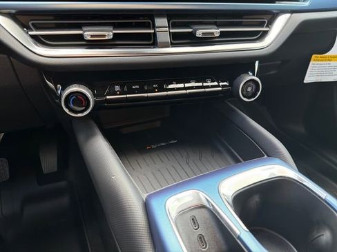 New 2026 Chevrolet Equinox EV LT image 31