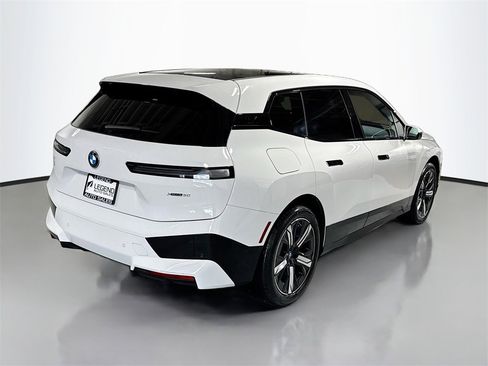 Used 2023 BMW iX xDrive50 w/ Sport Package image 7