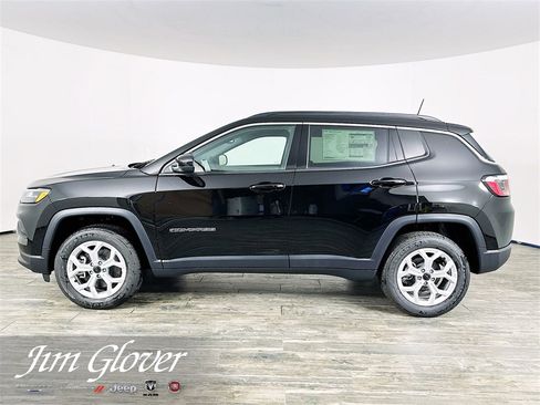 New 2026 Jeep Compass Latitude image 9