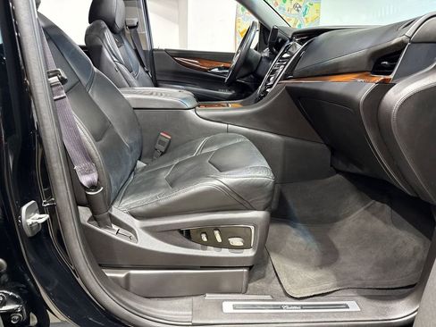 Used 2015 Cadillac Escalade Premium RWD image 57