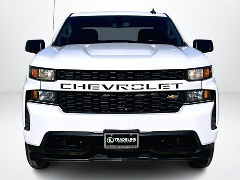 Used 2020 Chevrolet Silverado 1500 Custom w/ Custom Value Package image 2