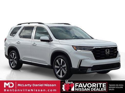 Used 2023 Honda Pilot Elite image 1