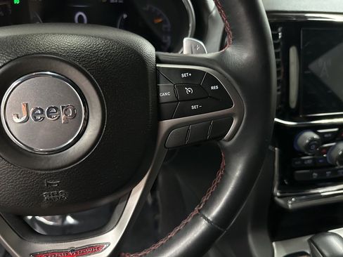 Used 2019 Jeep Grand Cherokee Trailhawk image 18