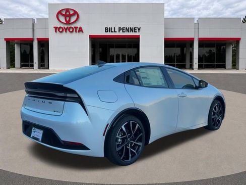 New 2026 Toyota Prius Plug-In Hybrid FWD image 5