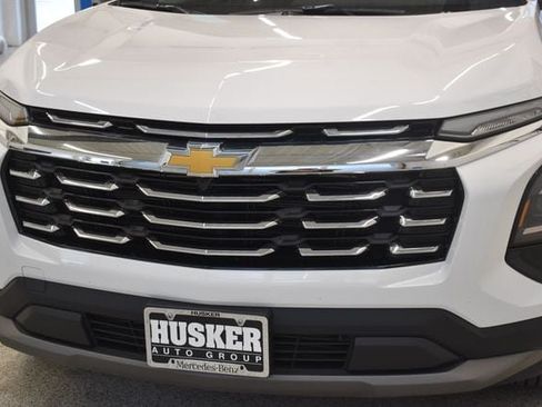 Used 2025 Chevrolet Equinox LT AWD/4WD image 14